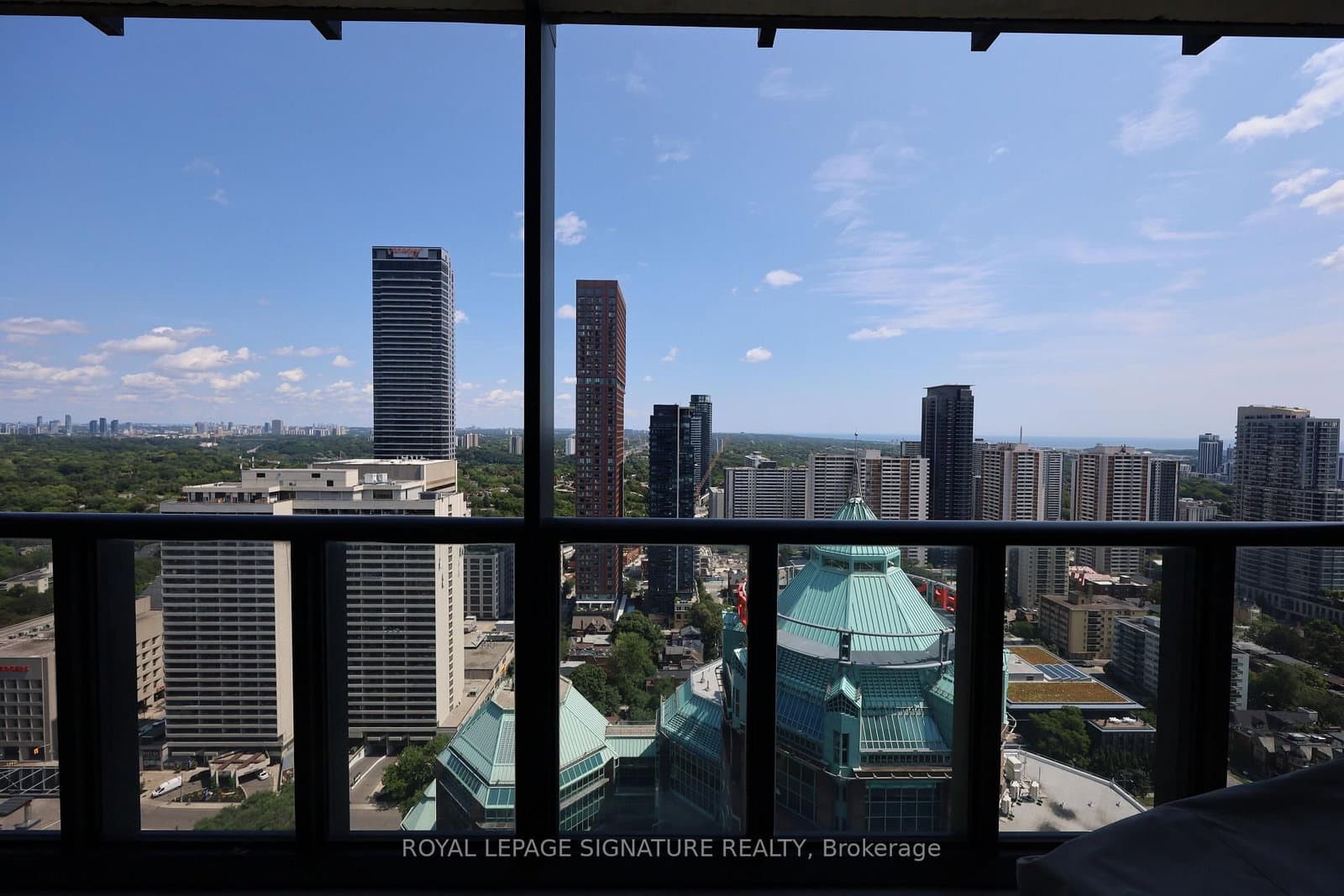 110 Charles Street E thumbnail 13