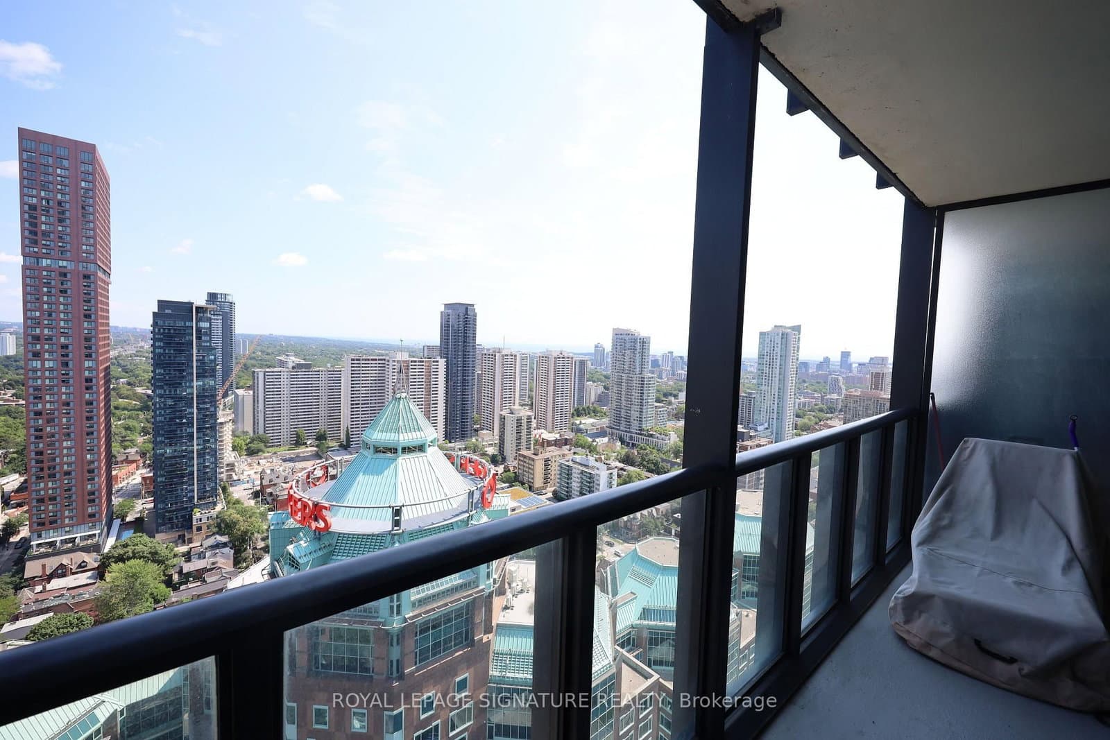 110 Charles Street E thumbnail 14