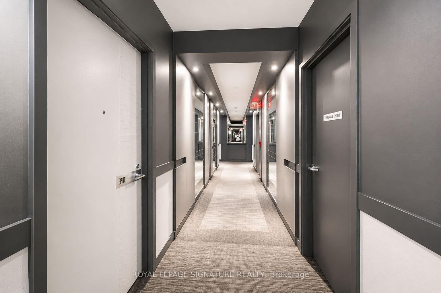 110 Charles Street E thumbnail 8