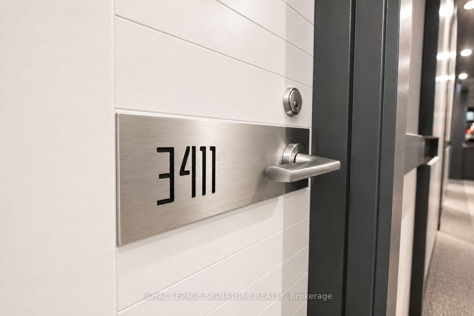110 Charles Street E thumbnail 9
