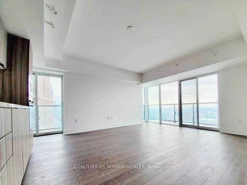 955 Bay Street, Unit 2707 thumbnail 3