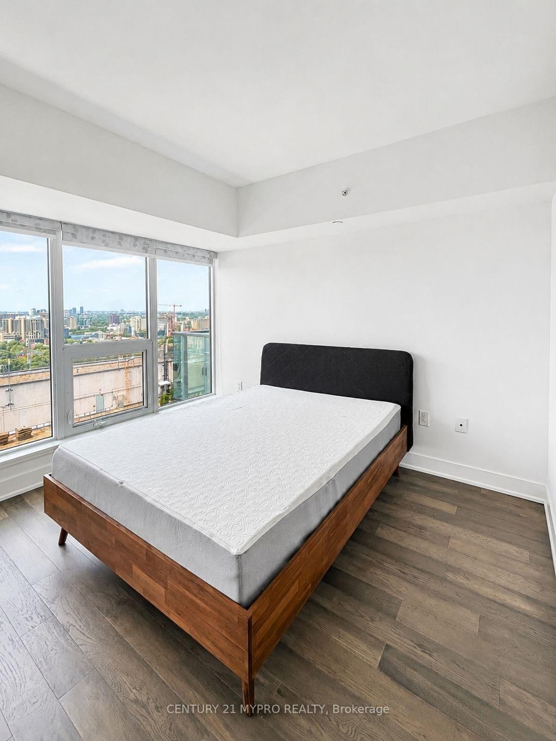 955 Bay Street, Unit 2707 thumbnail 8
