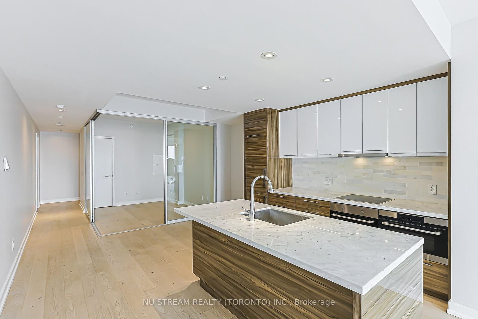 488 University Avenue, Unit 4608 thumbnail 16