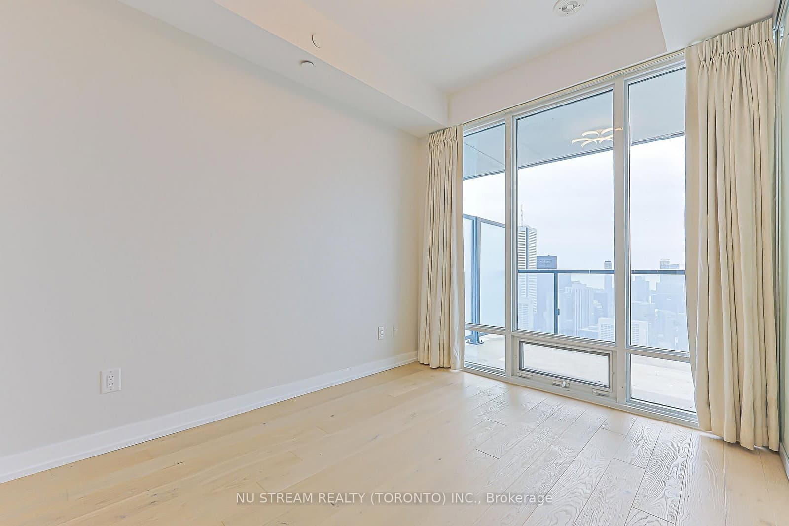 488 University Avenue, Unit 4608 thumbnail 30
