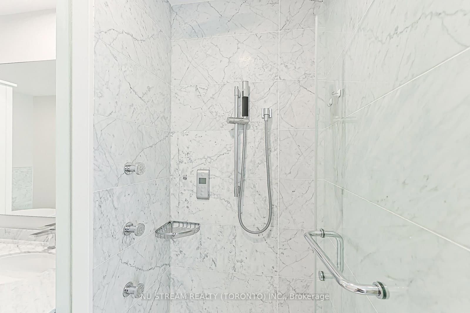 488 University Avenue, Unit 4608 thumbnail 40