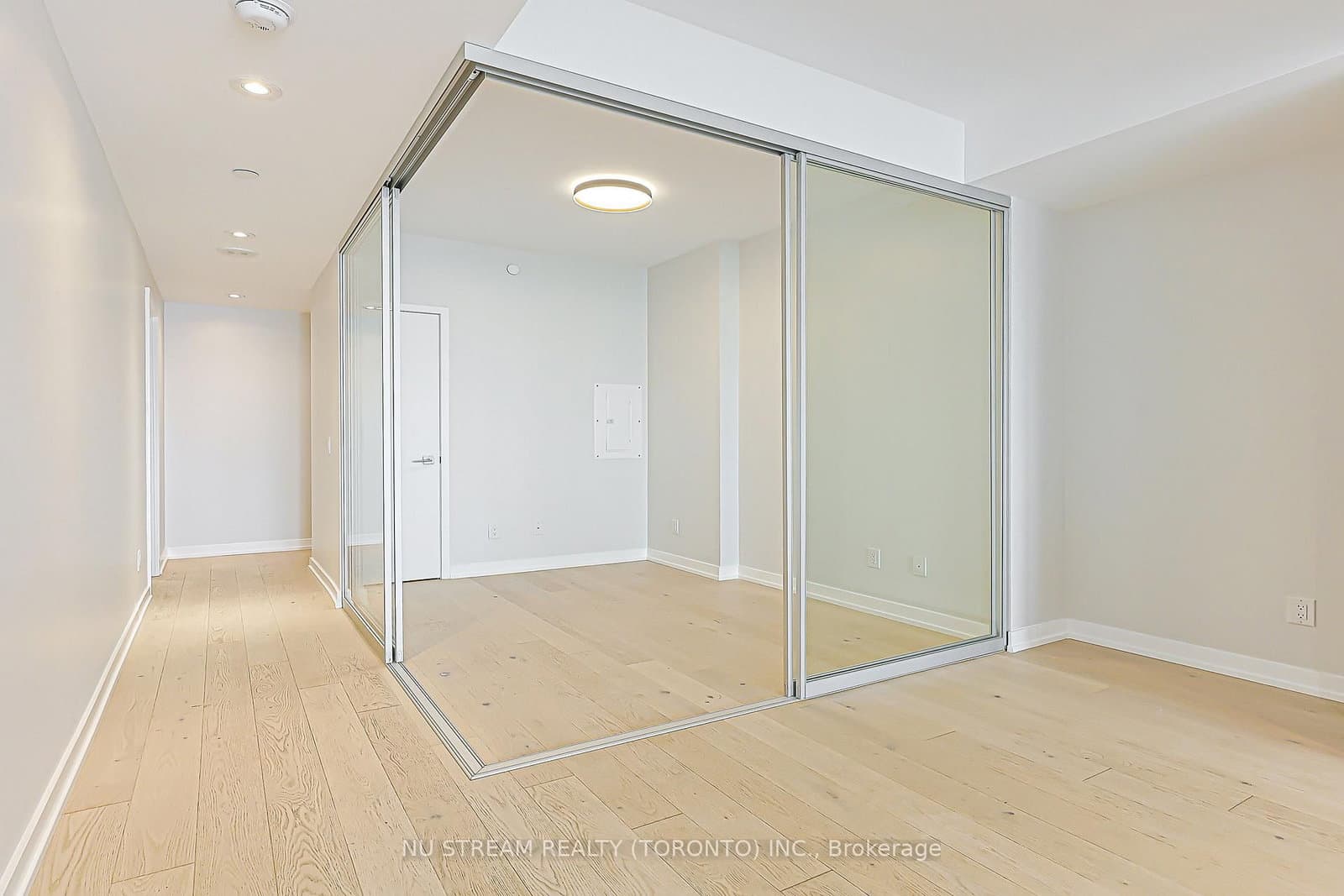 488 University Avenue, Unit 4608 thumbnail 42
