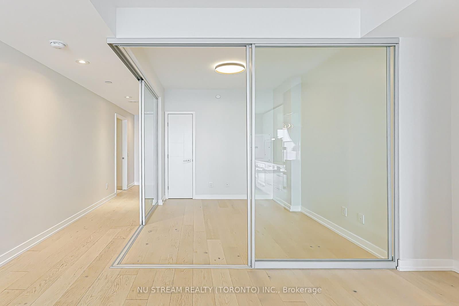488 University Avenue, Unit 4608 thumbnail 43