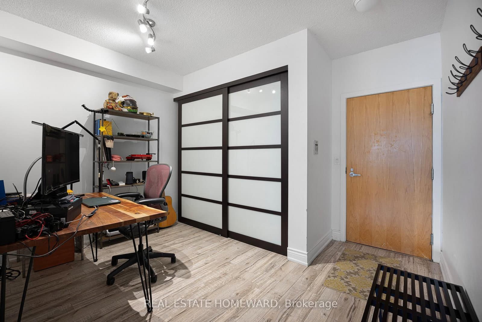 168 King Street E, Unit 913 thumbnail 14