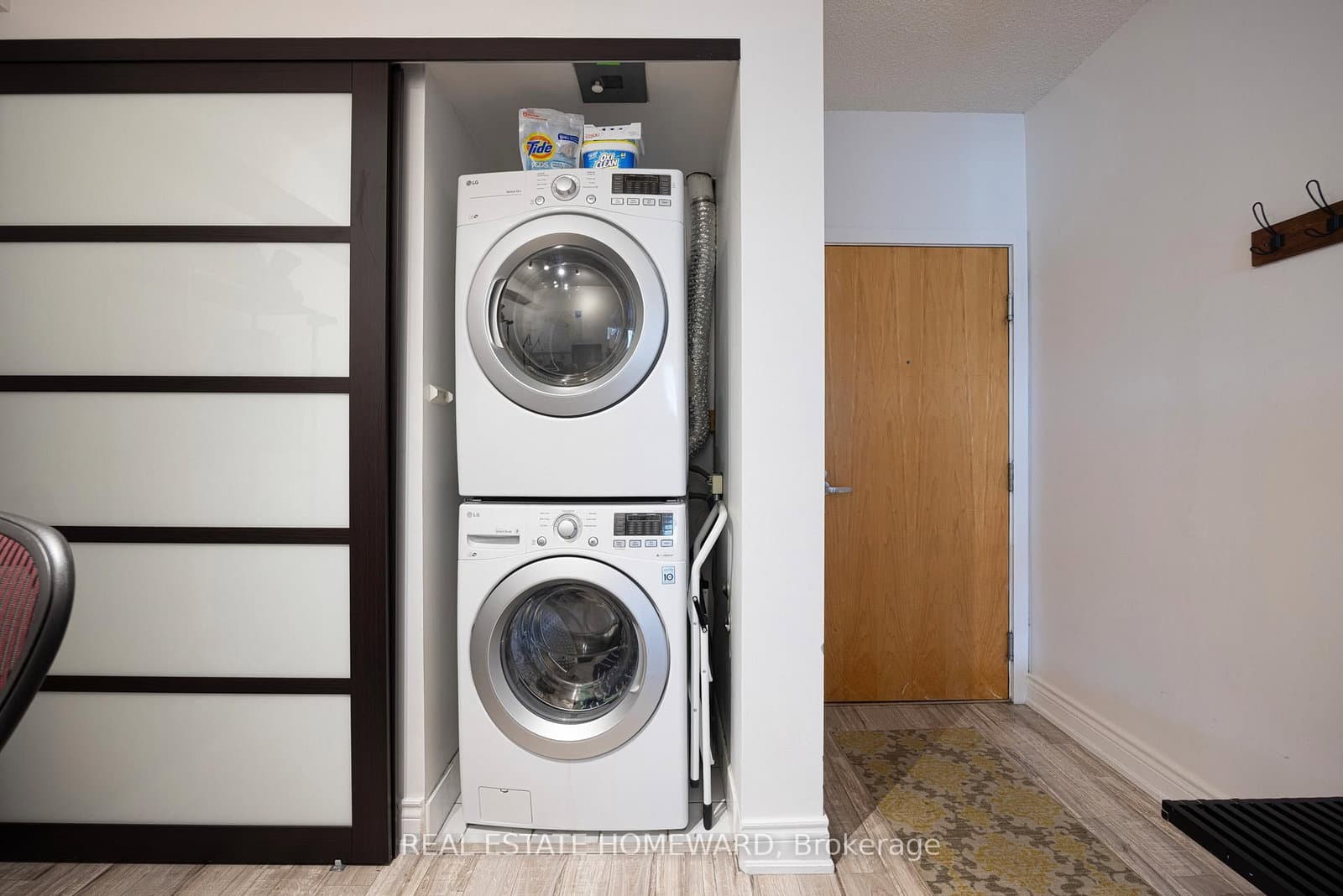 168 King Street E, Unit 913 thumbnail 17