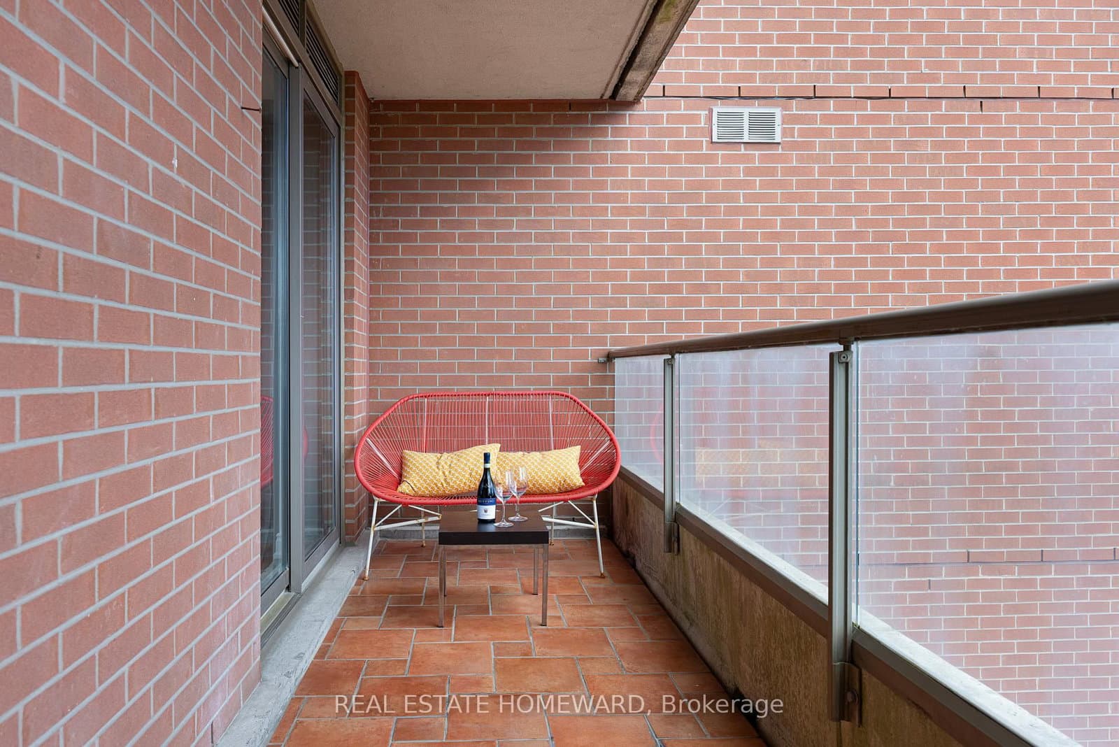 168 King Street E, Unit 913 thumbnail 18