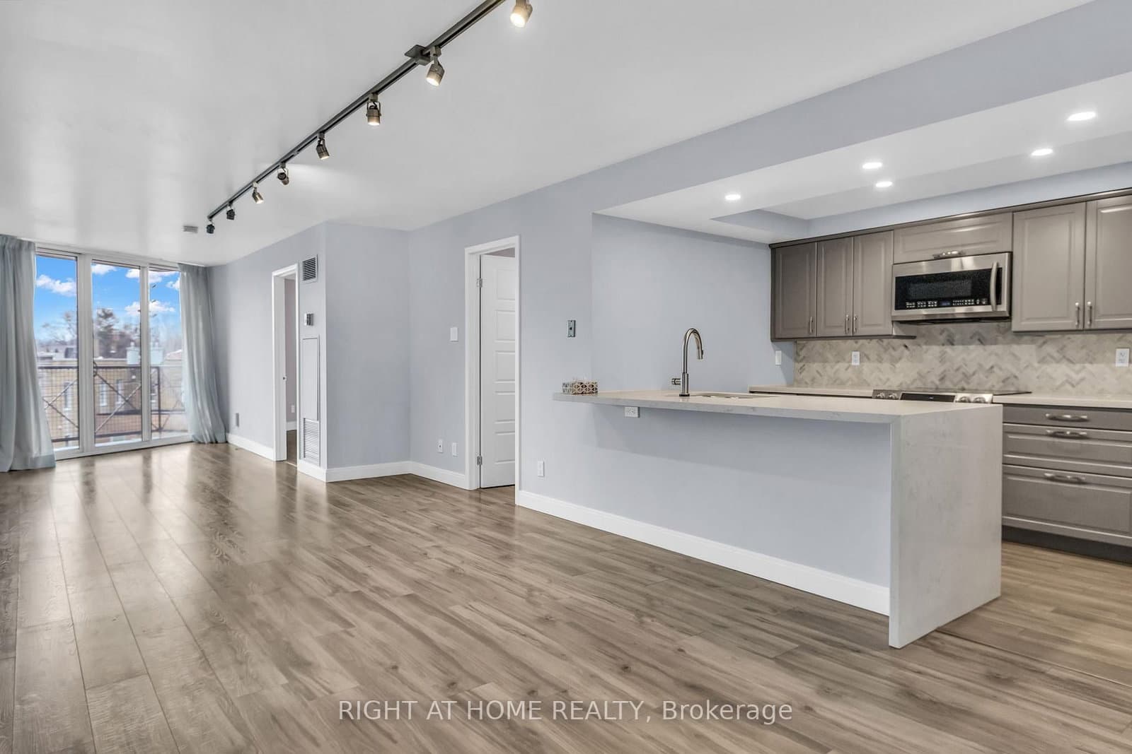 356 Mcrae Drive, Unit 406 thumbnail 14