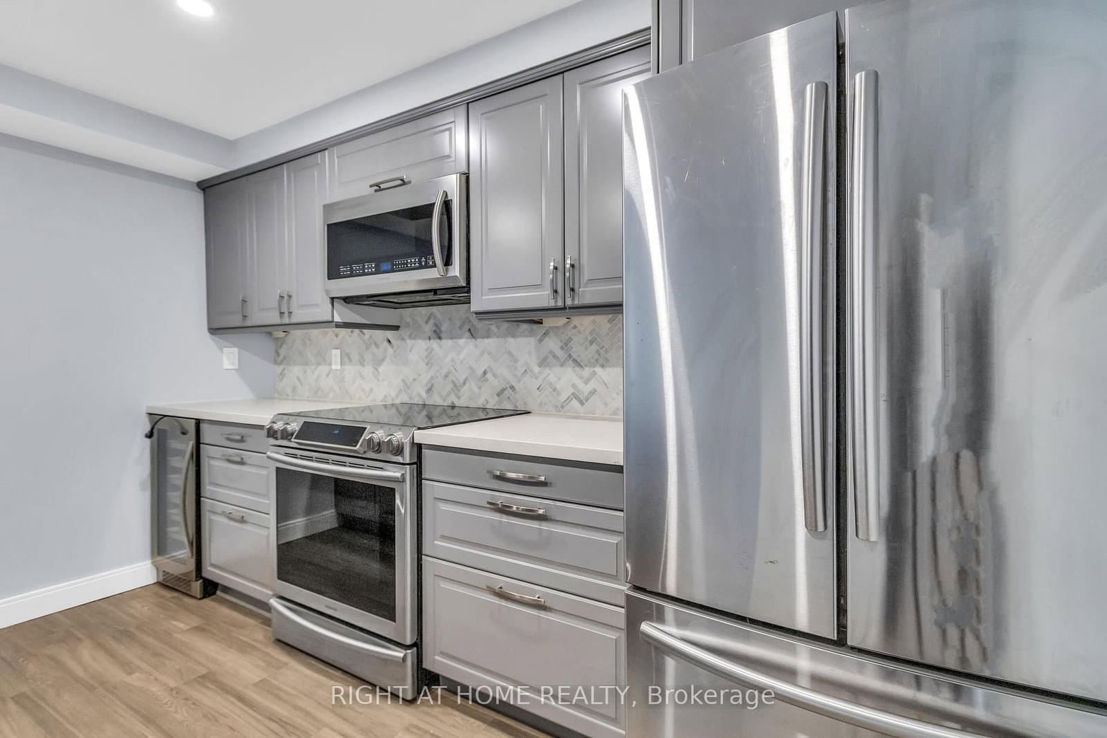 356 Mcrae Drive, Unit 406 thumbnail 3