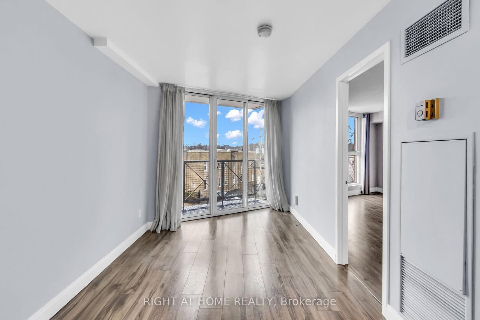 356 Mcrae Drive, Unit 406 thumbnail 9