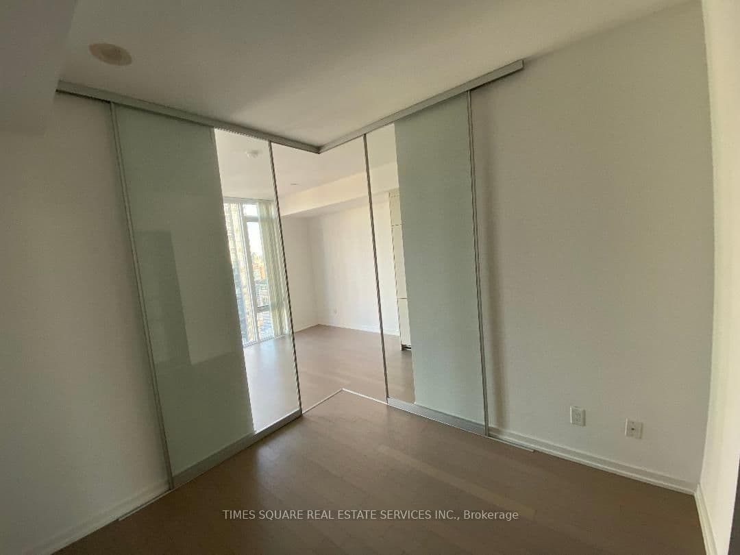 101 Peter Street, Unit 2905 thumbnail 14