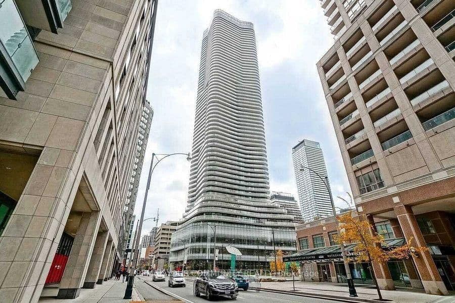 11 Wellesley Street W, Unit 1212