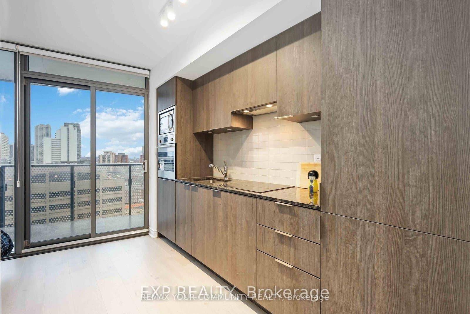 11 Wellesley Street W, Unit 1212 thumbnail 10