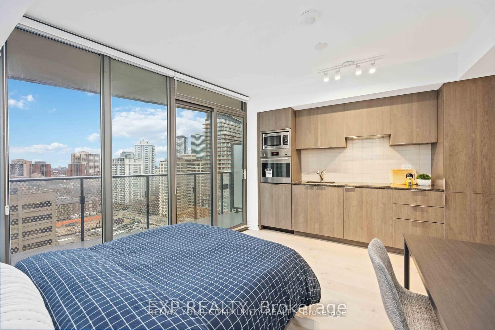 11 Wellesley Street W, Unit 1212 thumbnail 17