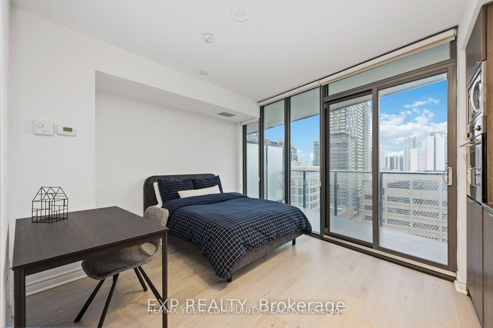 11 Wellesley Street W, Unit 1212 thumbnail 19