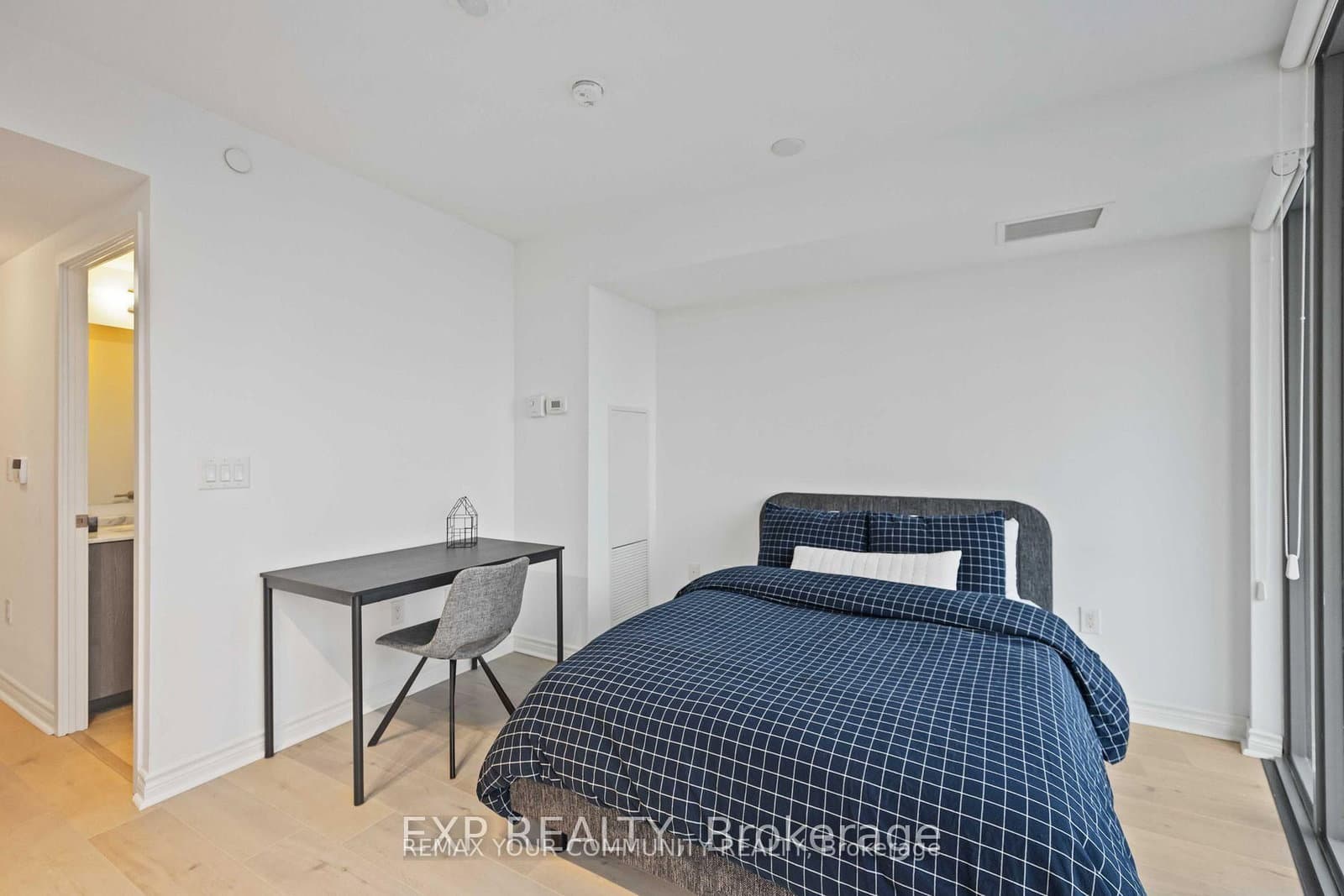 11 Wellesley Street W, Unit 1212 thumbnail 21