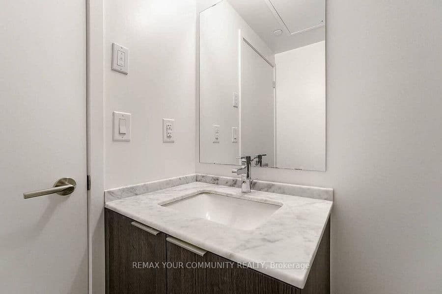 11 Wellesley Street W, Unit 1212 thumbnail 24