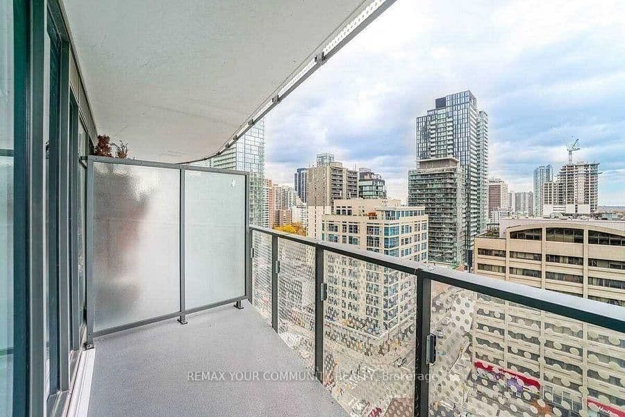 11 Wellesley Street W, Unit 1212 thumbnail 28