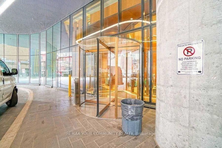 11 Wellesley Street W, Unit 1212 thumbnail 3