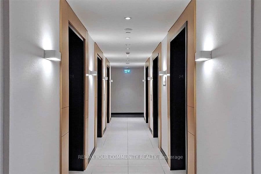 11 Wellesley Street W, Unit 1212 thumbnail 4