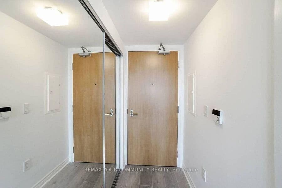 11 Wellesley Street W, Unit 1212 thumbnail 6
