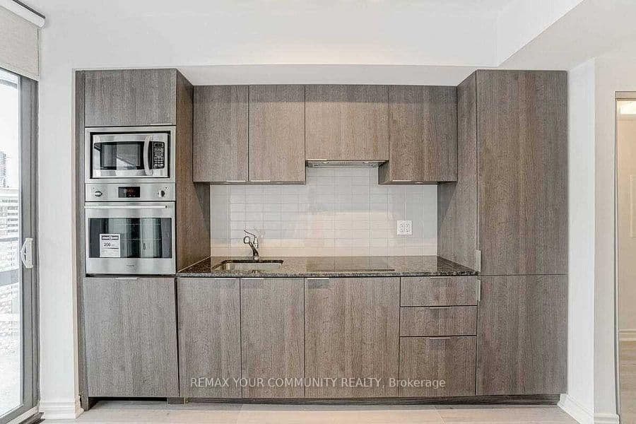 11 Wellesley Street W, Unit 1212 thumbnail 9