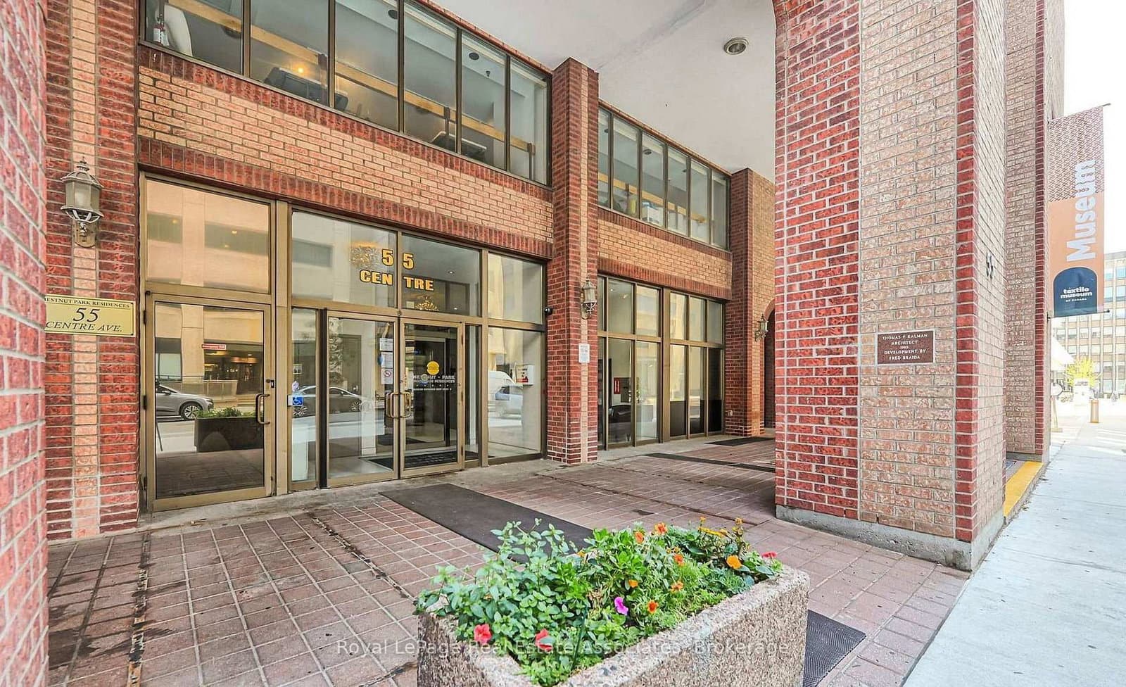 55 Centre Avenue, Unit 1805 thumbnail 2