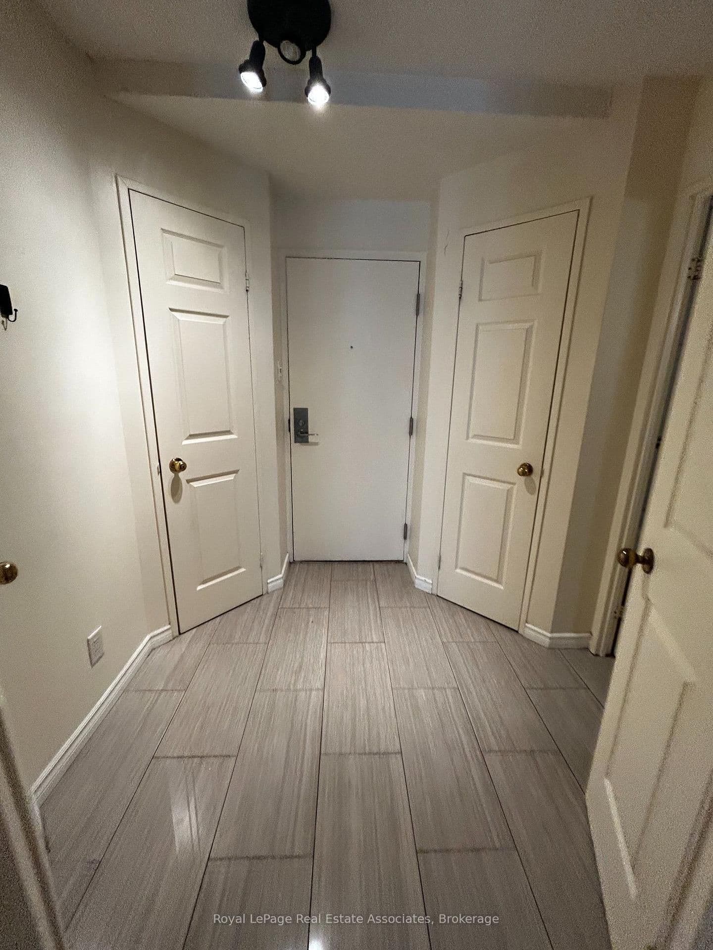 55 Centre Avenue, Unit 1805 thumbnail 8