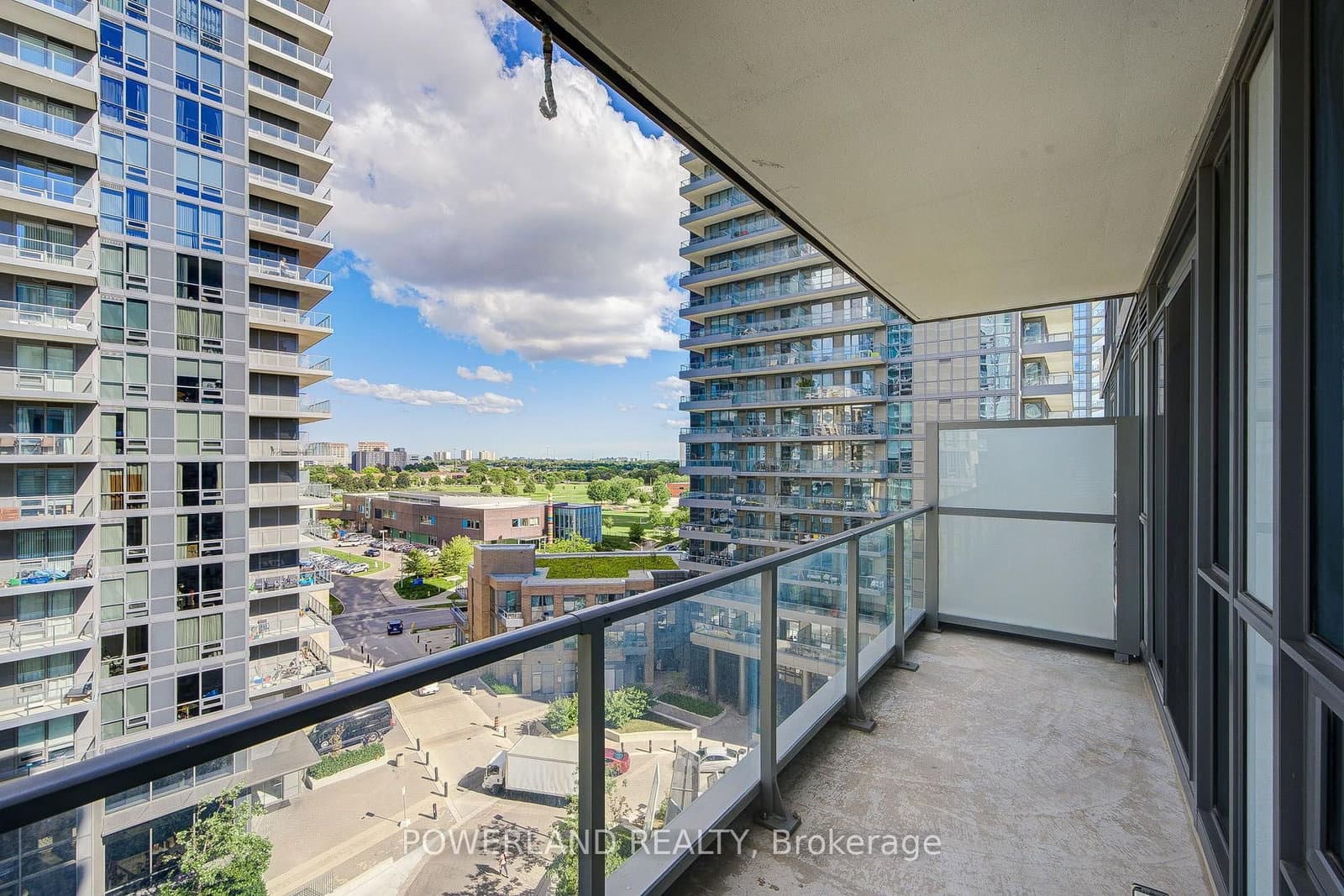 52 Forest Manor Road, Unit 807 thumbnail 16