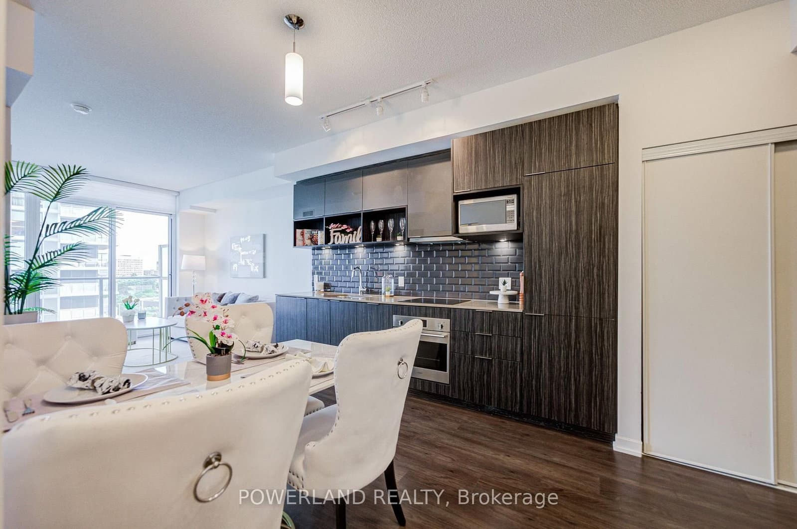 52 Forest Manor Road, Unit 807 thumbnail 5