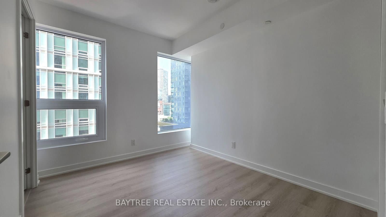 100 Queen Street E, Unit 1611 thumbnail 14