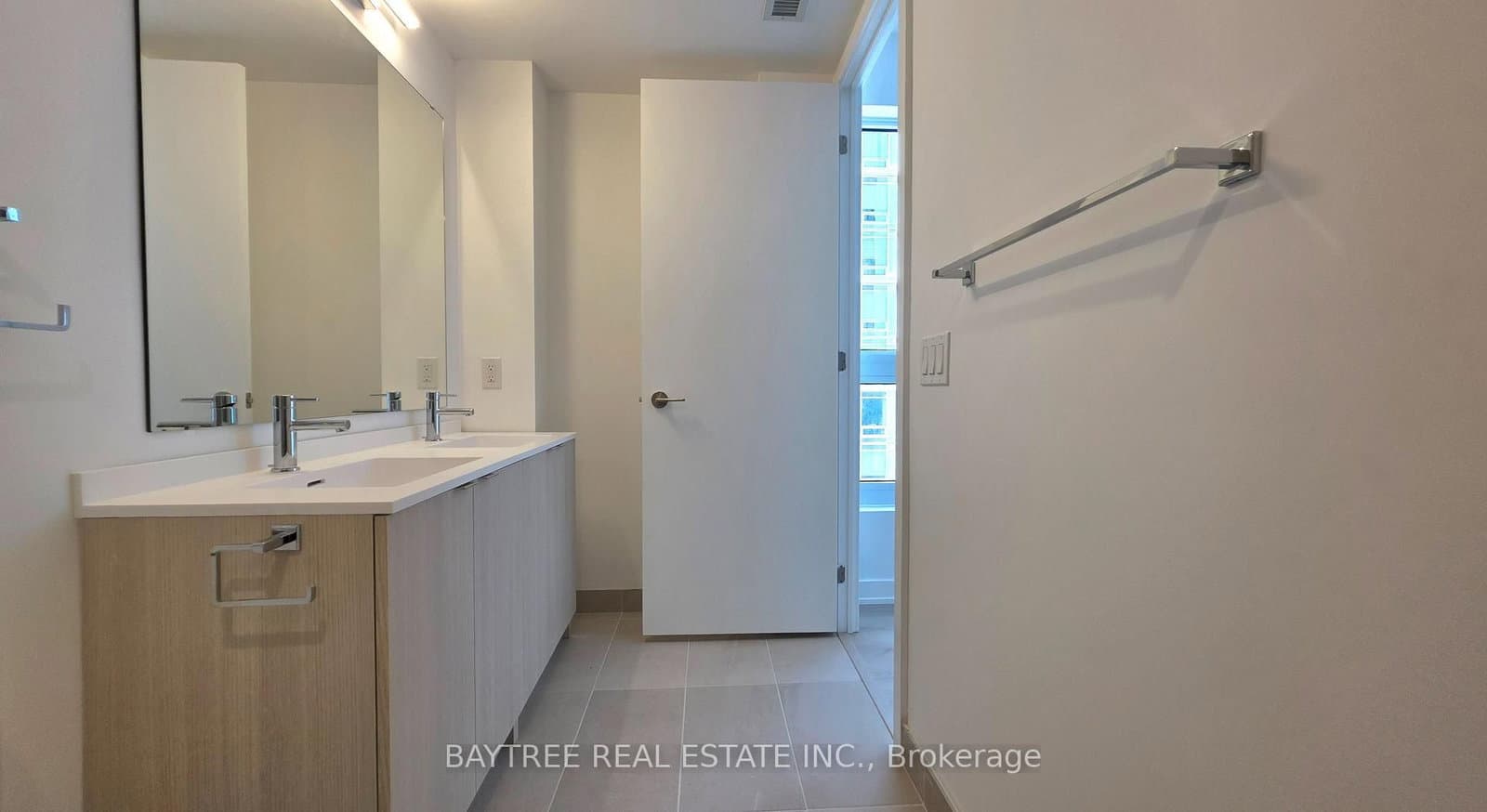 100 Queen Street E, Unit 1611 thumbnail 17