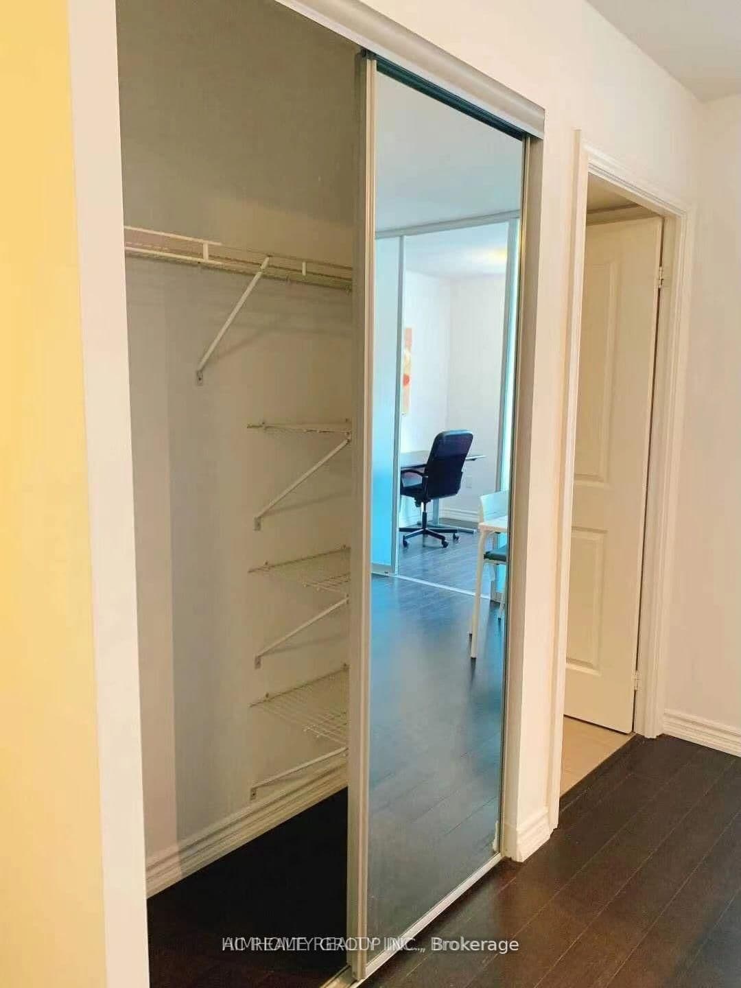 386 Yonge Street, Unit 1221 thumbnail 12