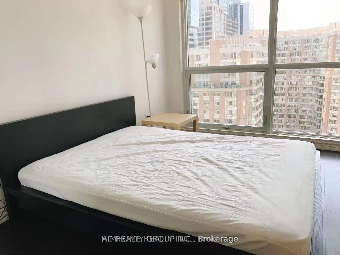 386 Yonge Street, Unit 1221 thumbnail 4