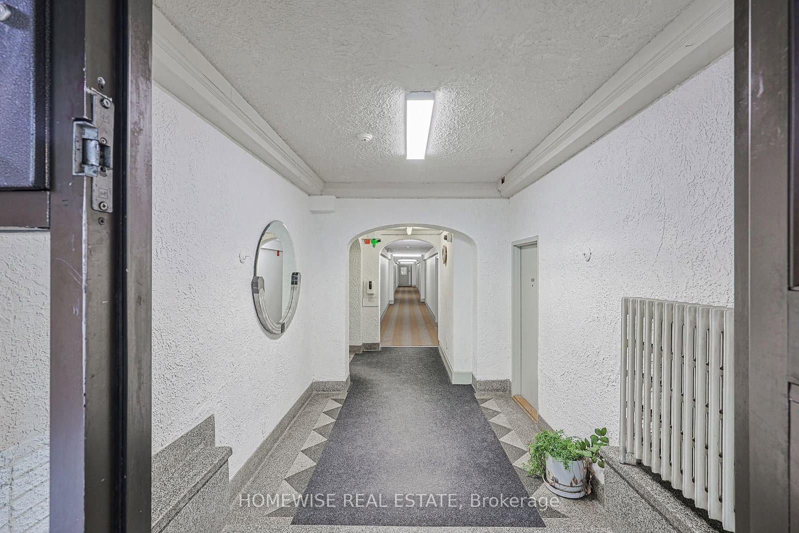 33 Maitland Street, Unit 204 thumbnail 2