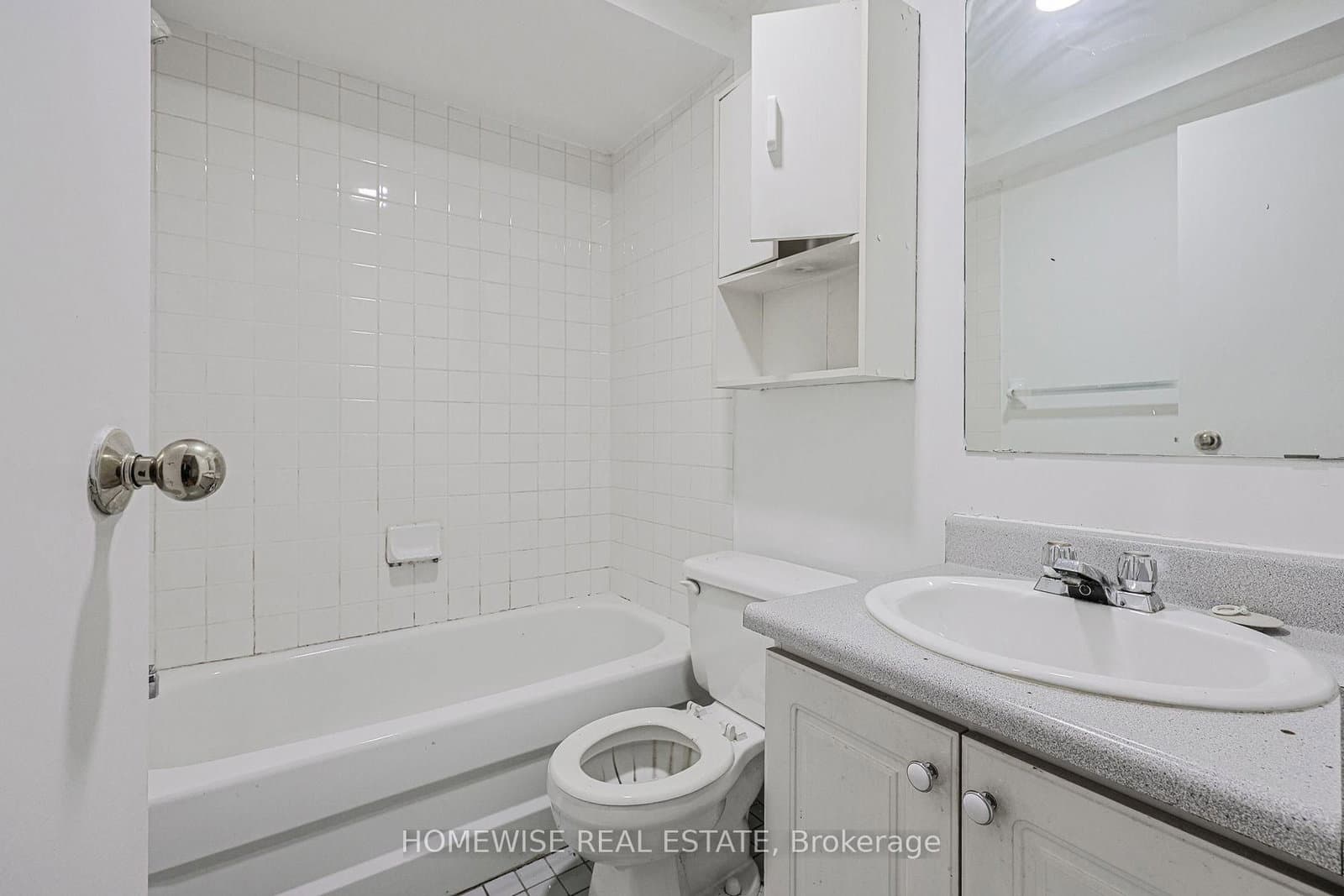 33 Maitland Street, Unit 204 thumbnail 9