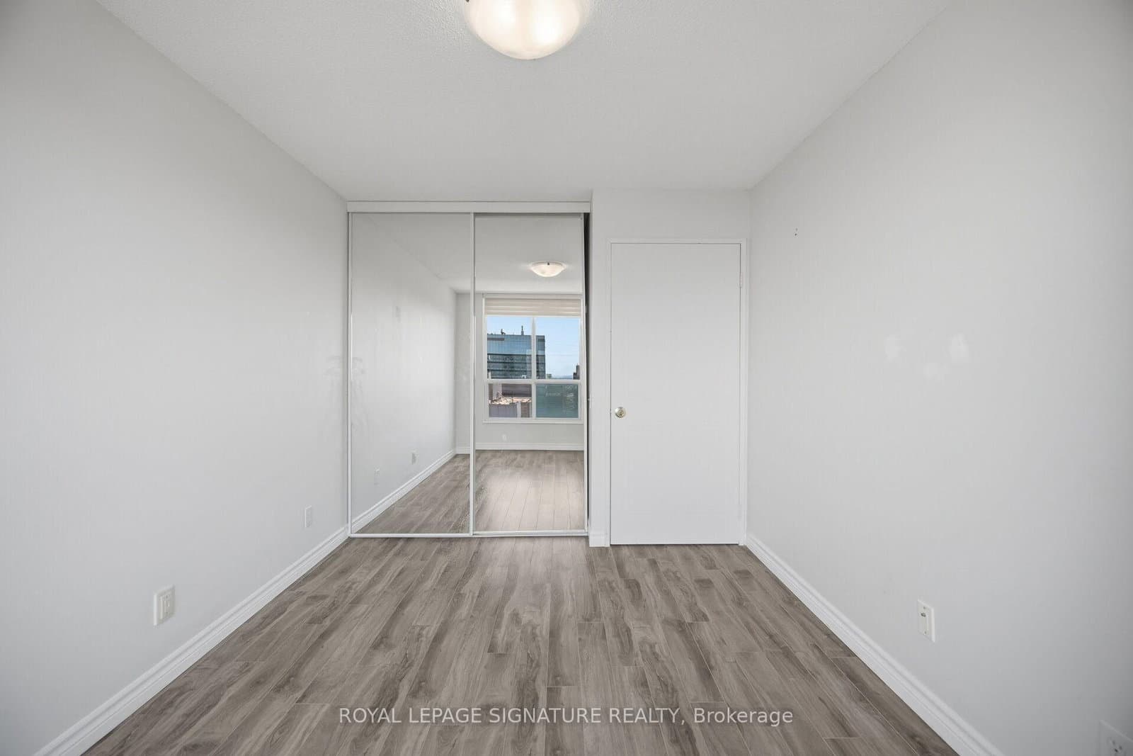750 Bay Street, Unit 3603 thumbnail 24