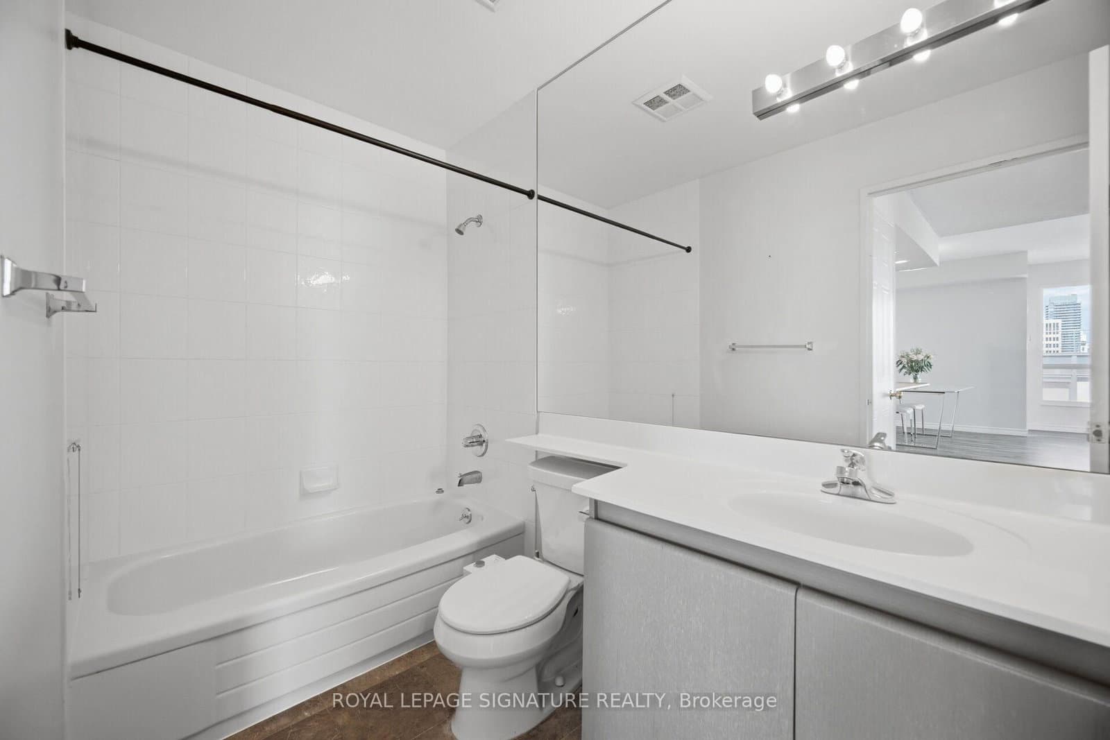 750 Bay Street, Unit 3603 thumbnail 25