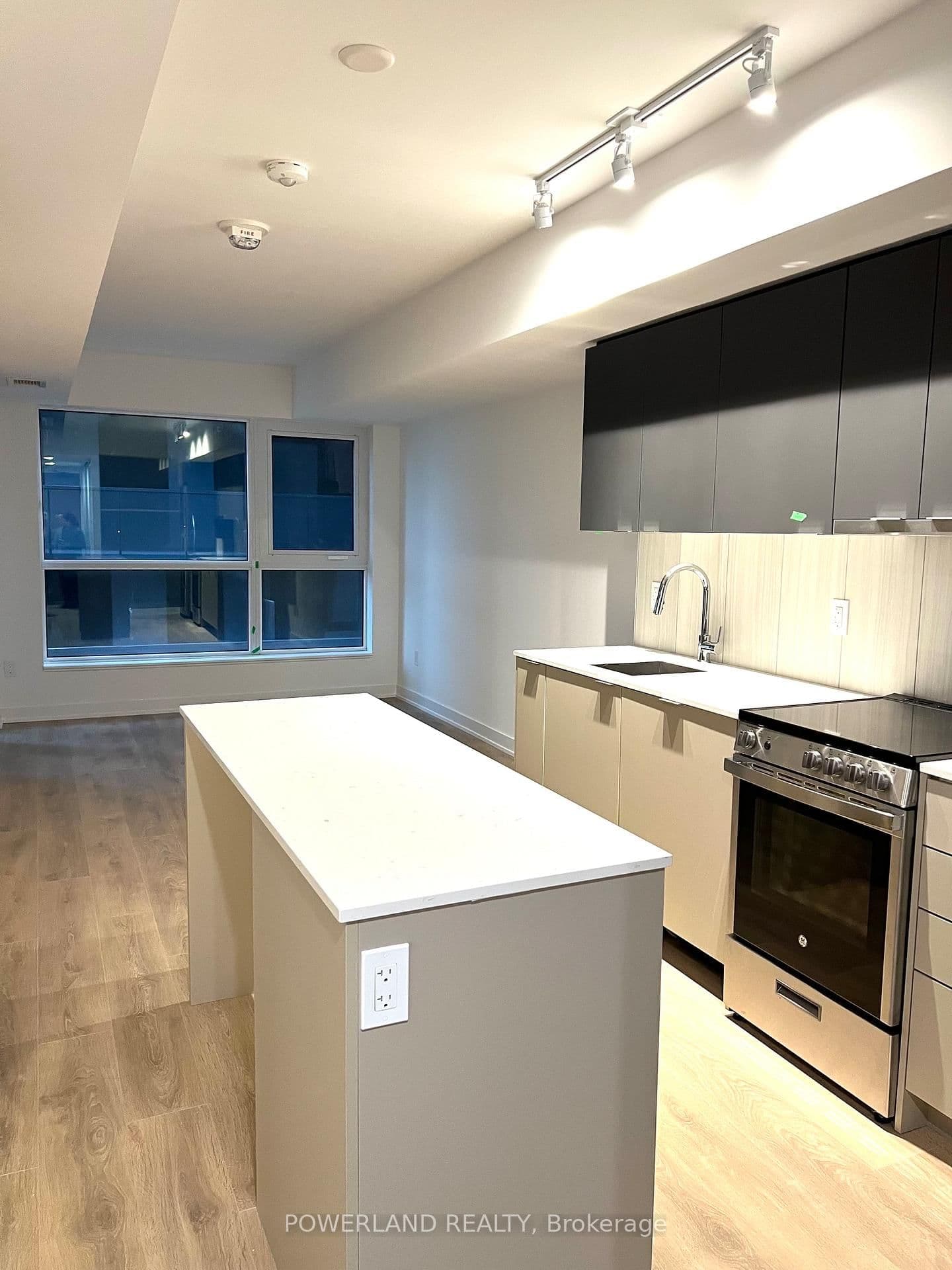 8 Tippett Road, Unit 522 thumbnail 10