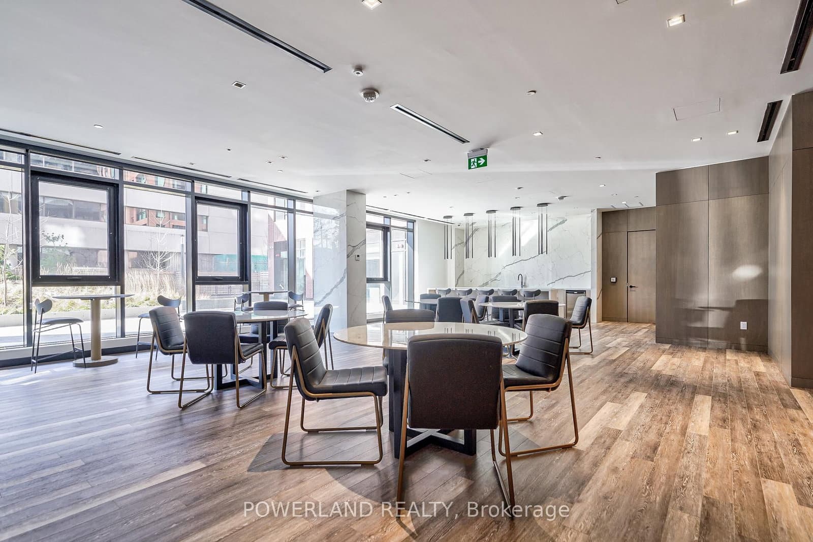 8 Tippett Road, Unit 522 thumbnail 8