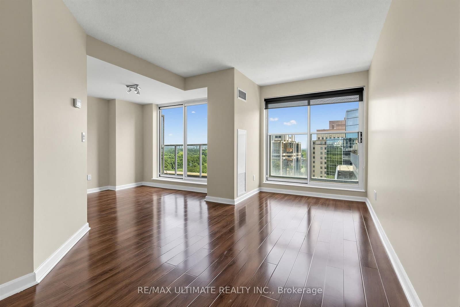 8 Park Road, Unit 1508 - Image 1