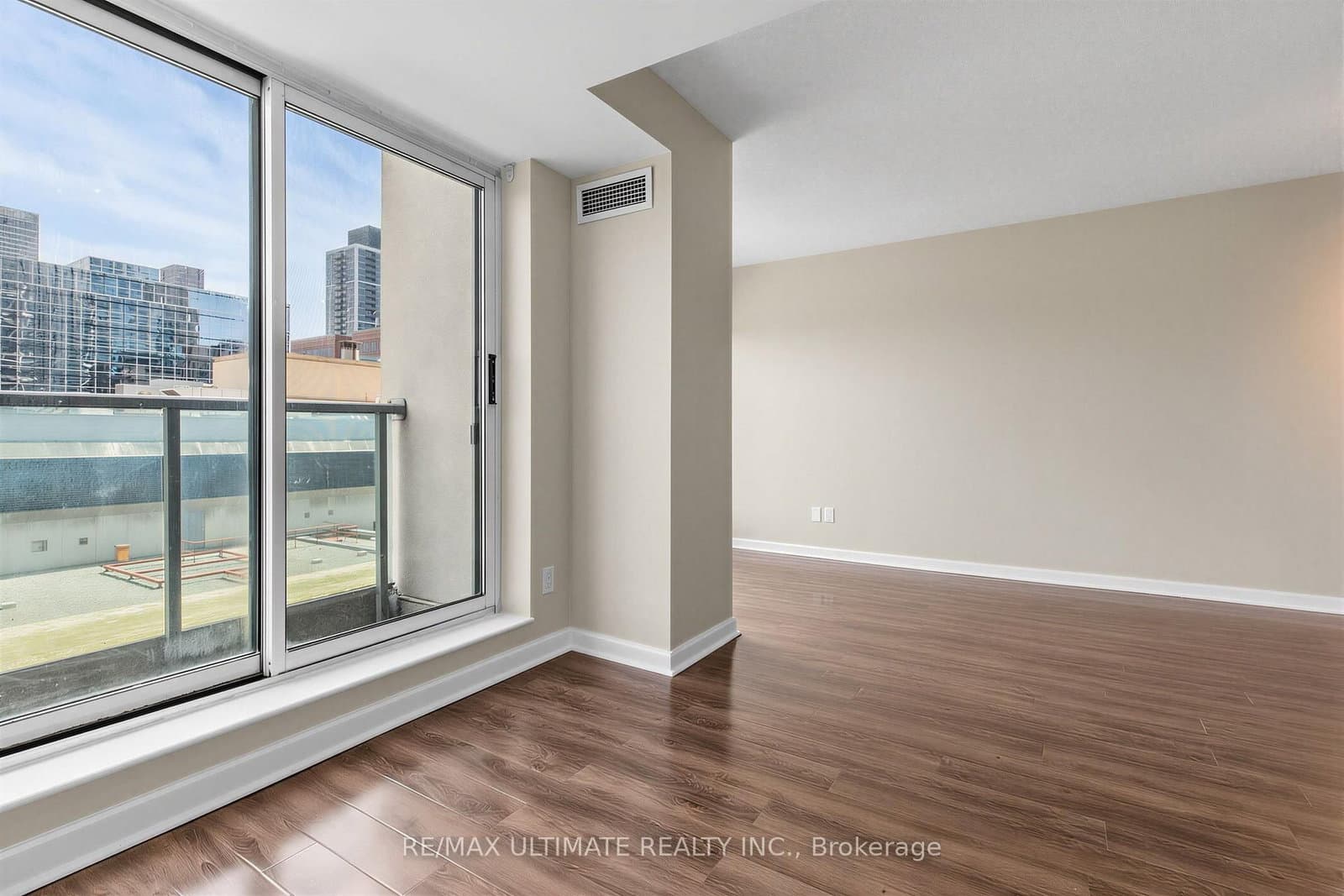 8 Park Road, Unit 1508 thumbnail 14