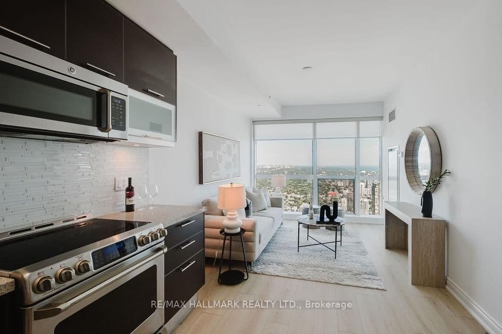 388 YONGE Street, Unit 6104 thumbnail 13