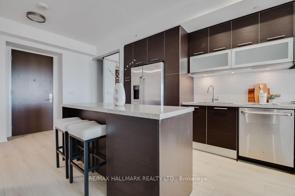 388 YONGE Street, Unit 6104 thumbnail 17
