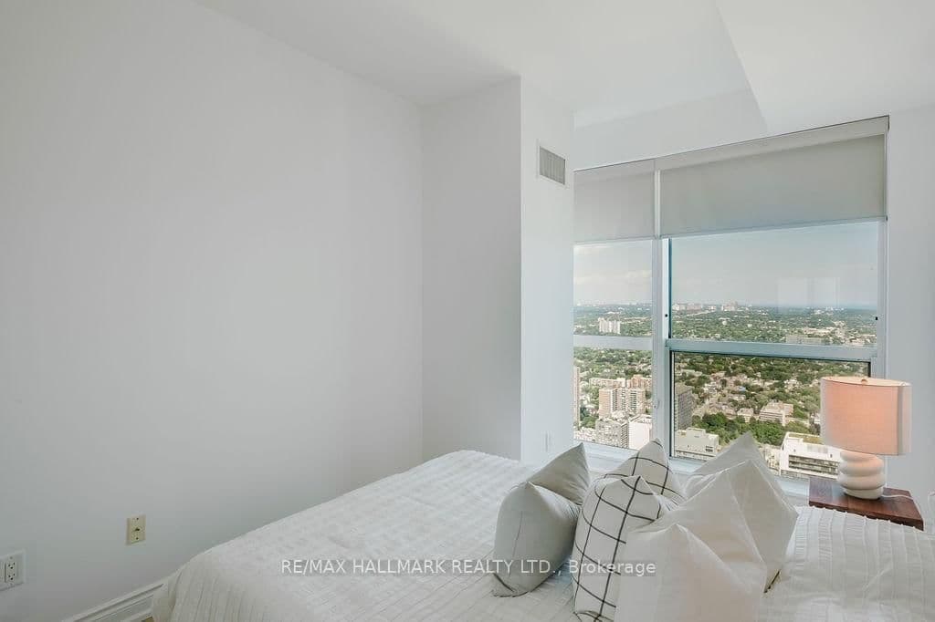 388 YONGE Street, Unit 6104 thumbnail 23