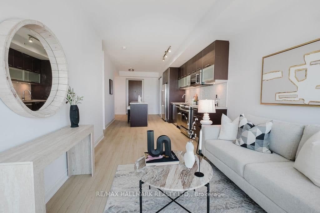 388 YONGE Street, Unit 6104 thumbnail 24