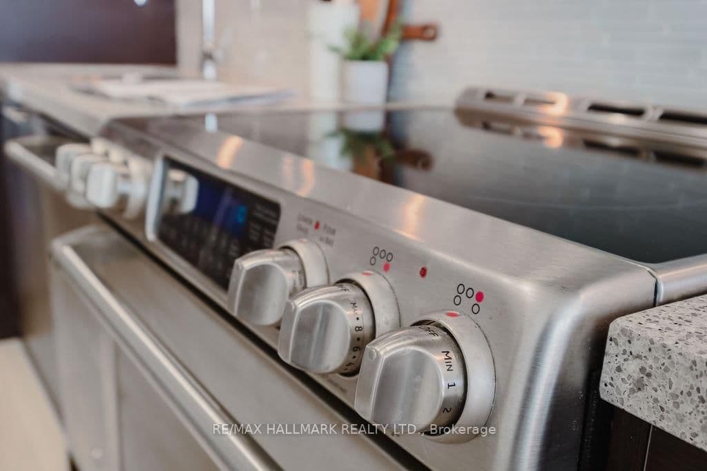 388 YONGE Street, Unit 6104 thumbnail 26